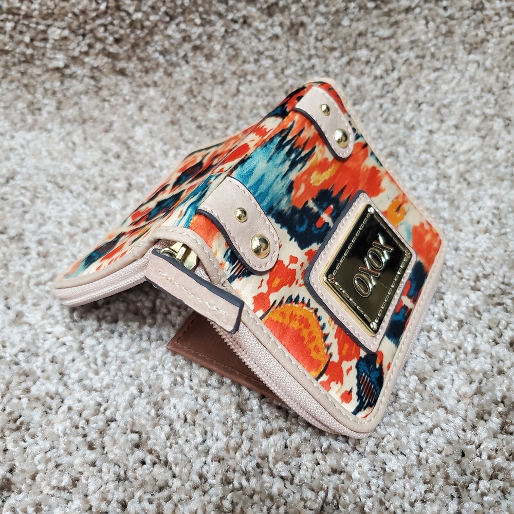 XOXO Wallet - Picture 7 of 7
